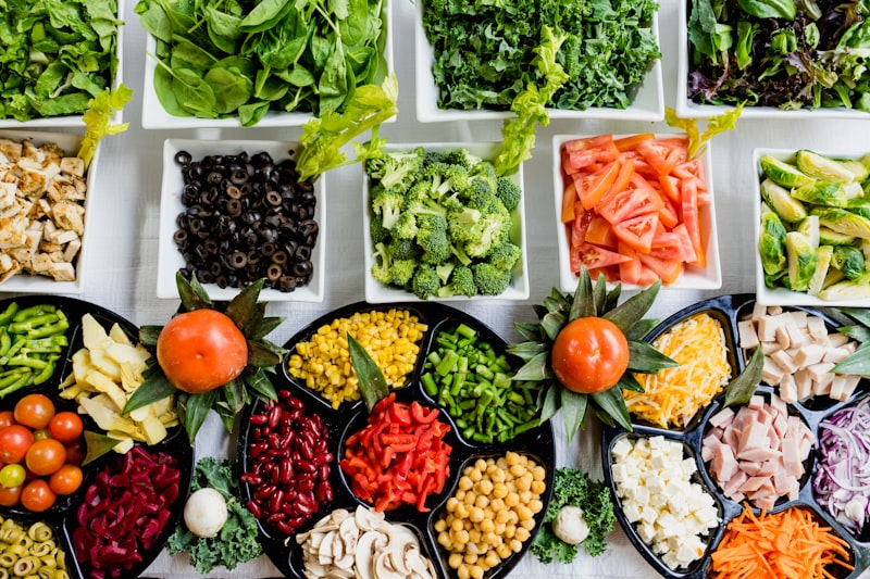 Merluza al papillote con puerros y zanahoria